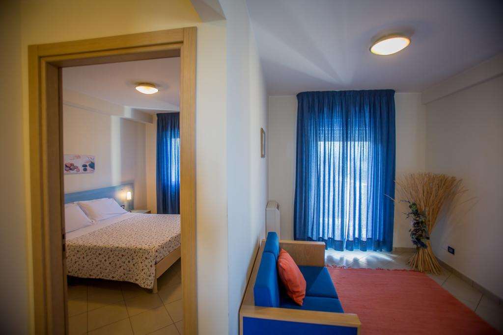 Residence Miljunka SantʼAgata di Militello Δωμάτιο φωτογραφία